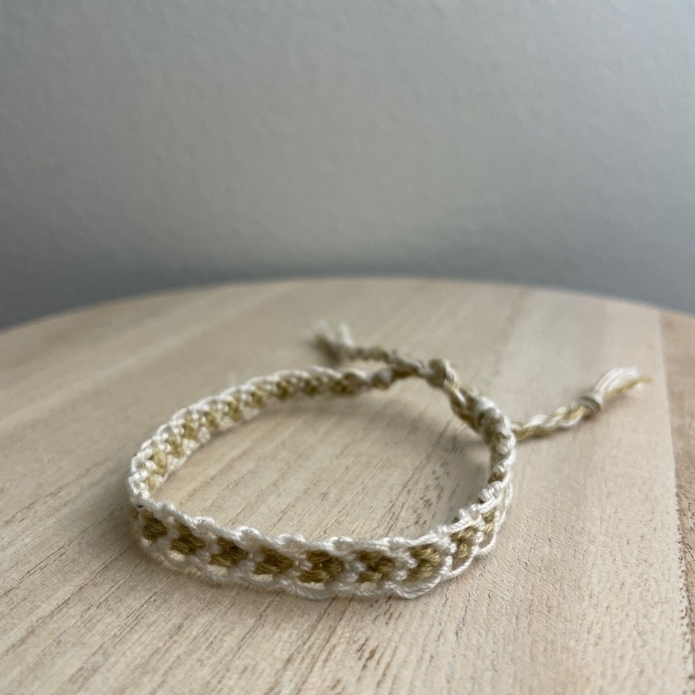 Olive‎ Hearts Woven Bracelet